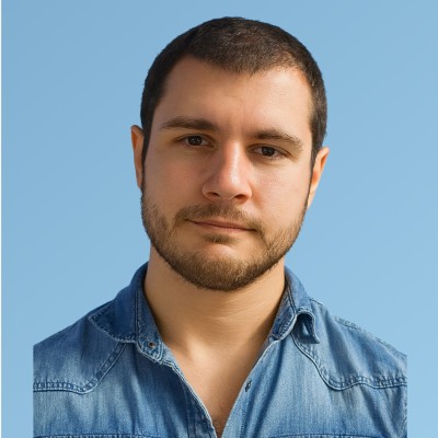 “Chez Akitto, nous pensons que les meilleurs projets commencent toujours par une conversation. Écrivez-nous, et voyons ensemble comment transformer votre idée en quelque chose de concret.”